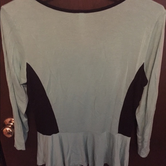 3 for $20! 🦋3/4 sleeve peplum - Picture 2 of 2